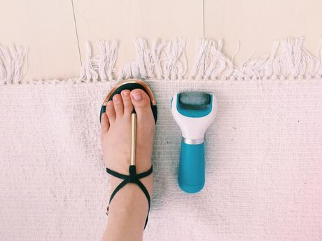 Foot Spa Pedicure Savings with SCHOLL Velvet Smooth Express Pedi | Ad