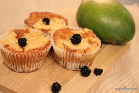 Mango Blackberry Crumble Muffins