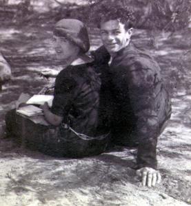 Ava Helen and Linus Pauling, 1924.