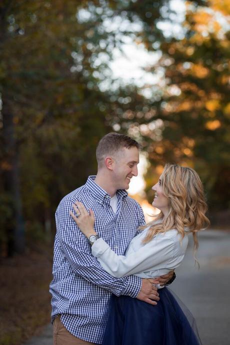 Fall family photos. Fall couple photos in a navy and white color palette-The Samantha Show