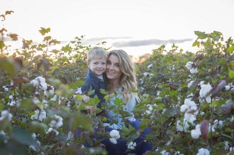 Fall family photos. Fall family photos in a navy and white color palette-The Samantha Show