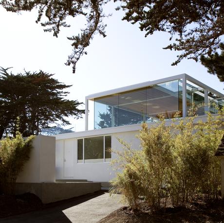 Entrance of Paley House by DYAR Architects and John Thodos in Carmel, California