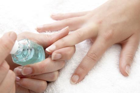 Beauty 911: Recovering from Post Holiday Party Trauma dry-brittle-nails