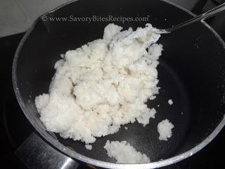Rice Flour Bhakri / Tandlachi Bhakri / Rice Roti