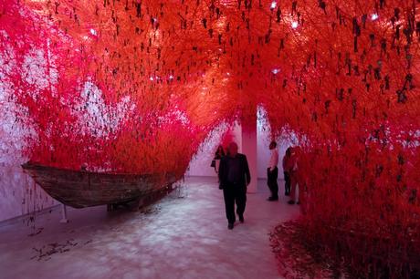 Chiharu Shiota - Venice Biennale Arte 56 - The Key in the Hand installation