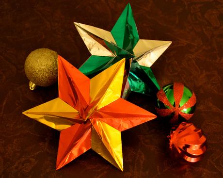 Dominanta Star origami christmas ornaments decorations decor holiday festive tree inexpensive cheap DIY make yourself affordable tips ideas how to step by step guide