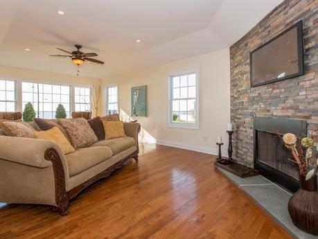 How to Sell Your Home Fast: A List of Do’s and Don’ts flr_ (8 of 30)-123 Newport St_2818930