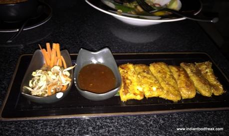 Skyy, Ramada, Mumbai: Skyy’s The Limit Ca Nuong