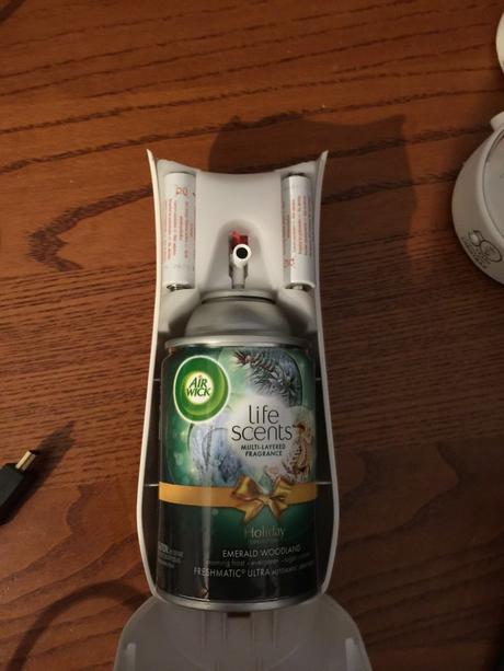 Automatic Air Freshener for the Holidays from Air Wick