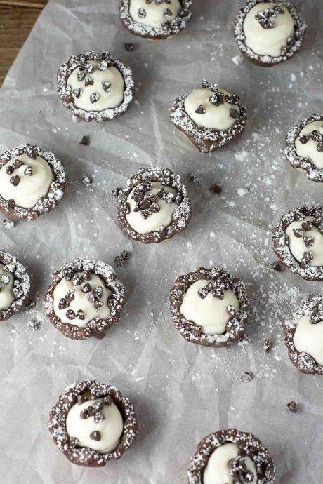 Chocolate Dipped Cannoli Cups