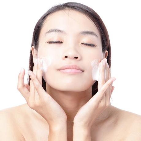 7 Mistakes we make when we have zits Scrubbing your face squeaky clean