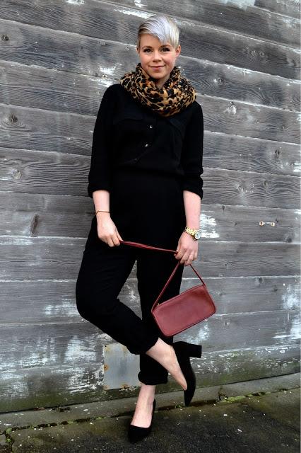 Look of the Day: Black Jumpsuit & Vintage Coach