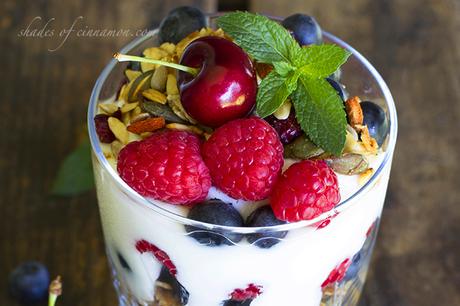 Mixed Berry Yogurt Crunch