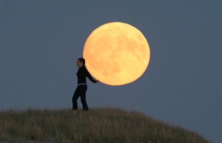 Creative Photography Of Moon By Laurent Laveder moon creative photography 13