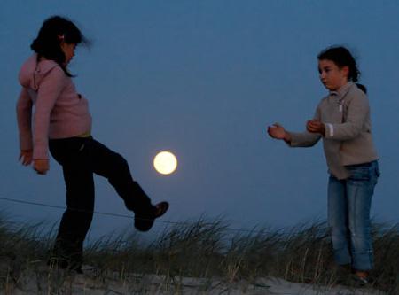 Creative Photography Of Moon By Laurent Laveder moon creative photography 4