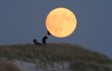 Creative Photography Of Moon By Laurent Laveder moon creative photography 15