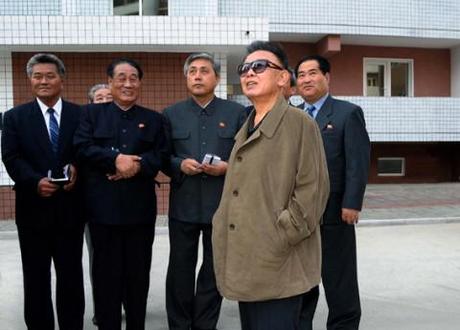 The Kim Jong-il looking at things blog is not dead (yet)