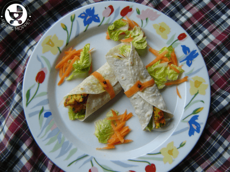 Egg and Carrot Chapati Roll Recipe