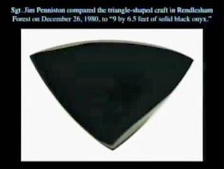 December 1980 RAF Bentwaters - broken arrow event - triangular onyx UFO exhibiting circles of light