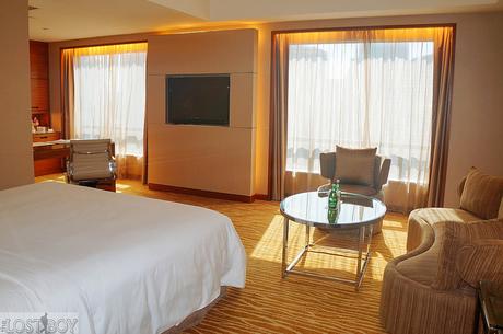 Renaissance Kuala Lumpur: A Luxurious Lifestyle Hotel