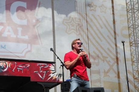 Phil Vassar’s Entertaining Twist on Tour, Podcast and His Own Bobblehead