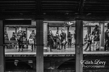 New York, NYC, subway, station, tableau, wave, people, black and white, street photography