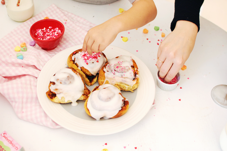 How To Make Heart Cinnamon Rolls With Your Kids