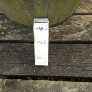 NEW SKINCARE REVIEW!!! VALENTIA NEW SKINCARE REVIEW!!! VALENTIA