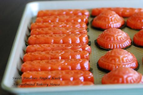 Sweet Potatoes Angku Kueh (Red Tortoise Cake) 2016 Sweet Potatoes Angku Kueh (Red Tortoise Cake) 2016