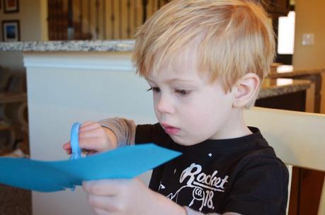 7 Activities that will help fine tune motor skills Art and craft using scissors