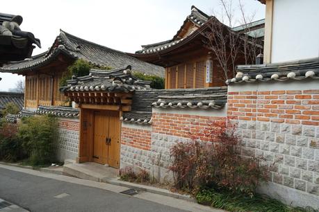 Hey Seoul sister. Hey Seoul sister.