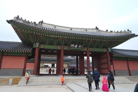 Hey Seoul sister. Hey Seoul sister.