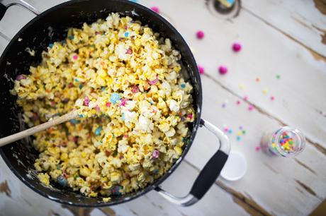 Easter Basket Gift Idea With Popcorn Sundae Treats