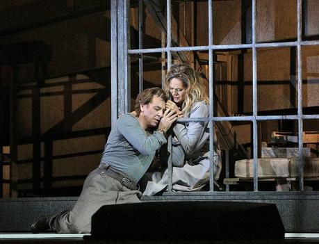 Il tempo vola... baciami! Manon Lescaut at the Met