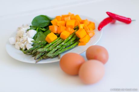 DELICIOUS SPRING VEGGIE FRITTATA! Fitness On Toast Faya Blog Post Blue Diamond Almonds Vegetable Frittata Healthy Recipe Idea Food Blog Recipes-9