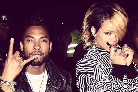 Miguel Performs Rihanna’s ‘Kiss It Better’