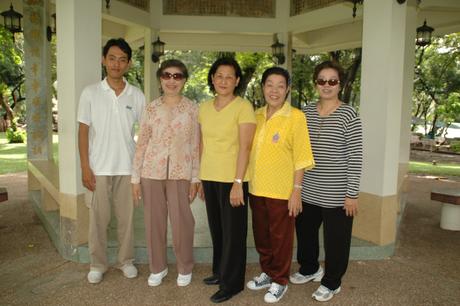 The lovely group that invited me to join them to tai chi