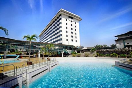 Explore Bandung and Satisfying Stays at Hotel Horison