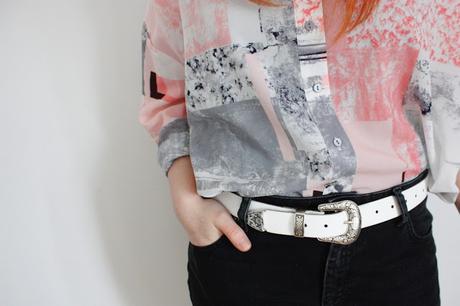 outfit of the day from asos, oversized contemporary print shirt, western style belt and mom jeans
