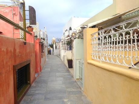 photo Small alley in Oia Santorini_zps2ubieuqd.jpg