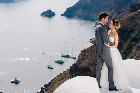 Elegant white and gold wedding in Oia | Andressa & Fernando destination-wedding-in-santorini (3)