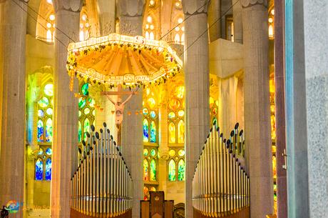 Altar inside the Sagrada de Familia