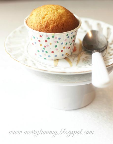 Vanilla Cupcakes: Full Proof Recipe