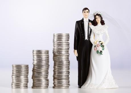 Wedding-couple-and-money-coins