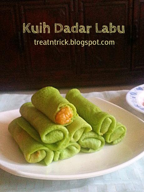 Kuih Dadar Labu/Pumpkin Crepes Recipe @ treatntrick.blogspot.com