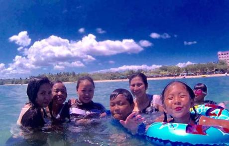 How I Spent a Day with my Family and Relatives in One Laiya Beach Resort for just Php9,000.00 for 25 pax