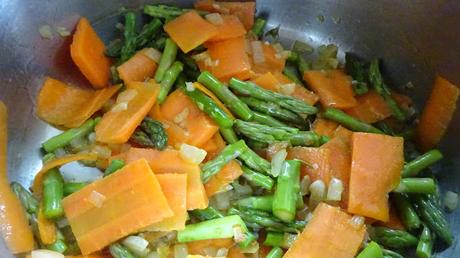 pasta-primavera-bowtie-farfalle-vegetarian-vegetables-asparagus-olive-oil-