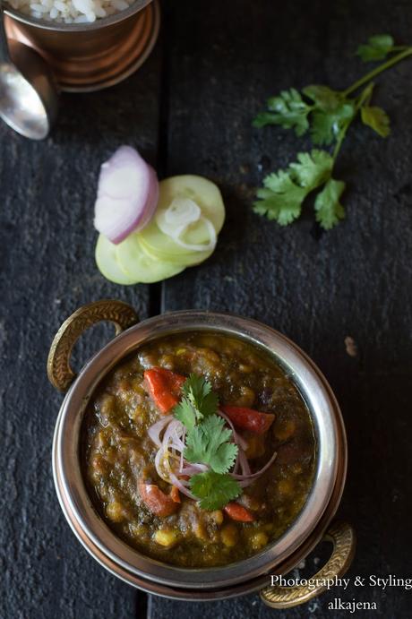 Maah choliyan di daal  (Slow cooked Punjabi Style Mixed Lentils gravy)