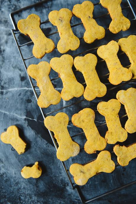 Homemade Grain-Free Dog Treats for Julep’s 3rd Birthday Homemade Grain-Free Dog Treats // www.WithTheGrains.com