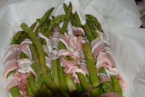 Involtini di asparagi. La mia ricetta. My recipe of asparagus rolls Involtini di asparagi. La mia ricetta. My recipe of asparagus rolls